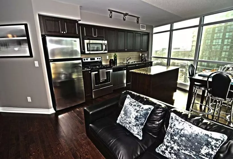 Toronto Escape - The Amber Suite