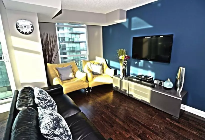 Toronto Escape - The Amber Suite