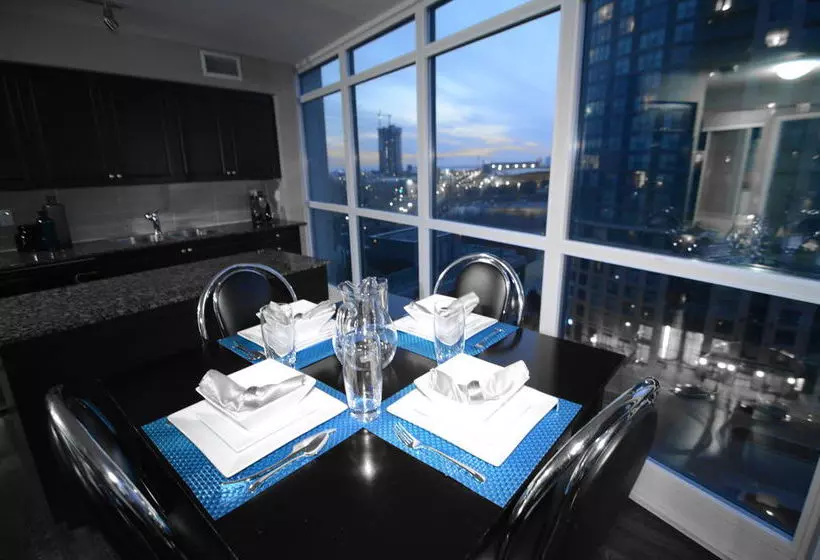 Toronto Escape - The Amber Suite