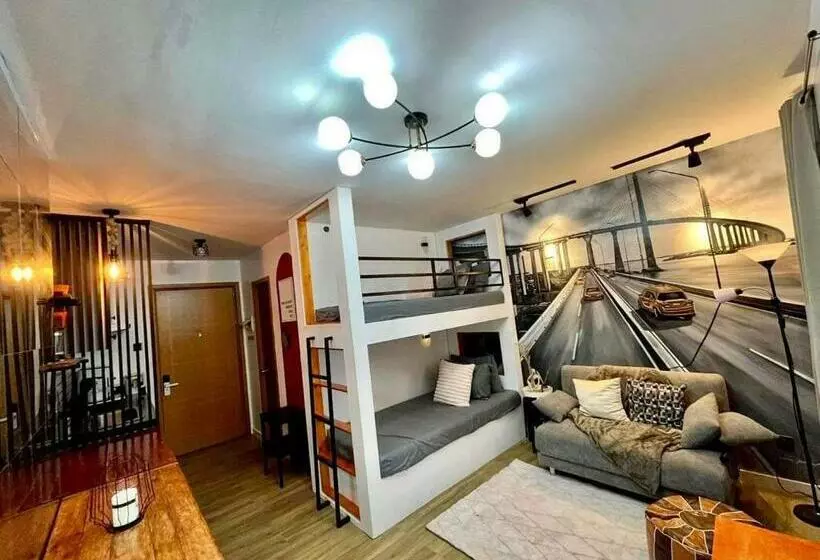 Antara Queenbed Balcony Hotshower Workcoffee Station Fullkitchen