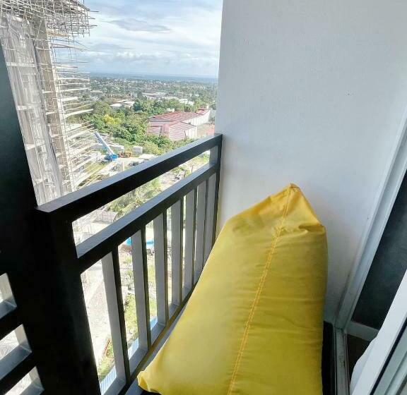 Antara Queenbed Balcony Hotshower Workcoffee Station Fullkitchen