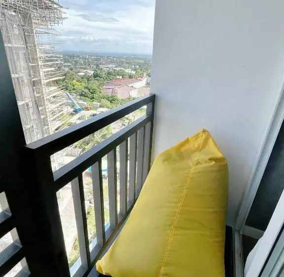 Antara Queenbed Balcony Hotshower Workcoffee Station Fullkitchen