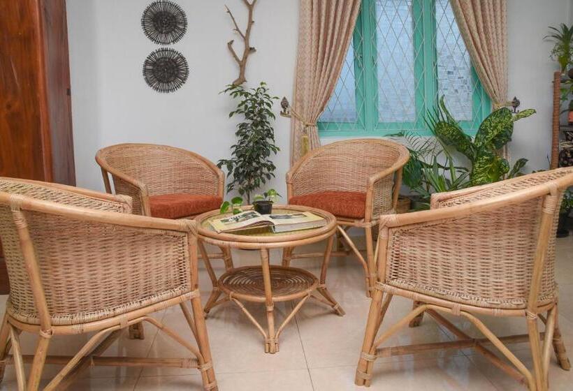 Gregory House Hostel