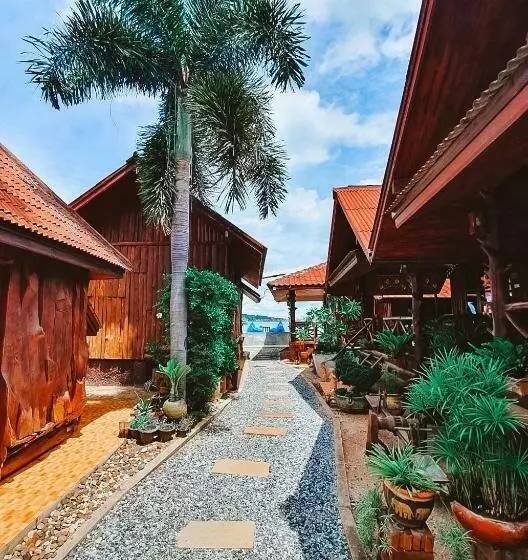 Homebeach Resort เกาะล้าน