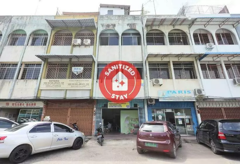 ホテル Spot On 92170 Penginapan Pak Dhe