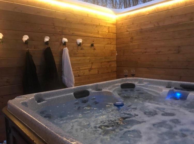 Пансион Om Chalet 3 Avec Spa Et Accès Au Fleuve