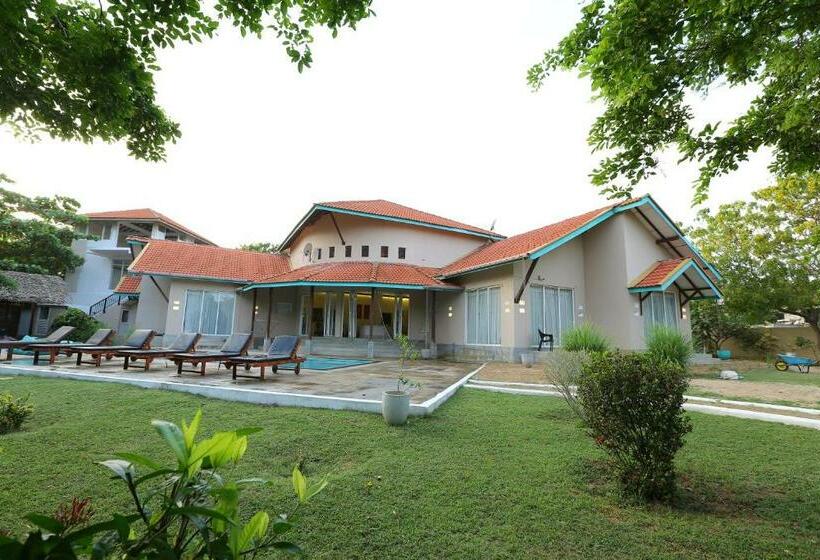 פנסיון The Beach House By Kay Jay Hotels