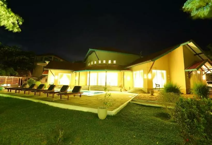 ペンション The Beach House By Kay Jay Hotels