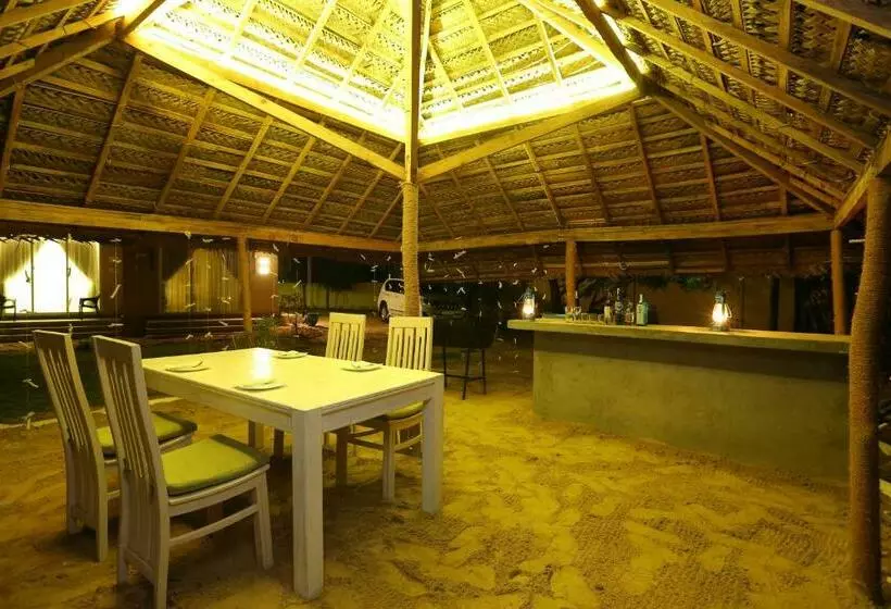 ペンション The Beach House By Kay Jay Hotels