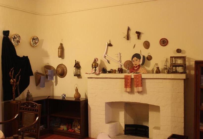 ホテル Chowkidinghee Heritage Chang Bungalow