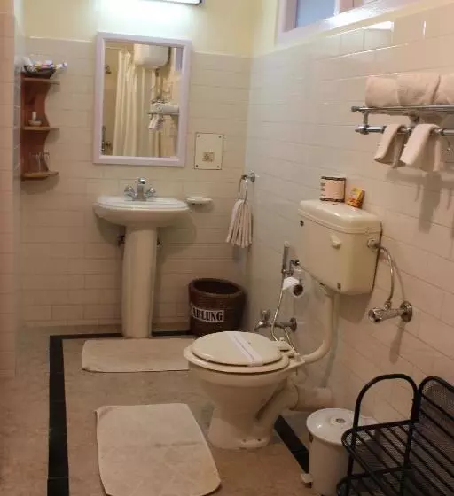 ホテル Chowkidinghee Heritage Chang Bungalow