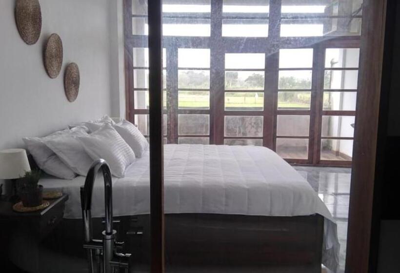 Wild Fortress Hotel Sigiriya