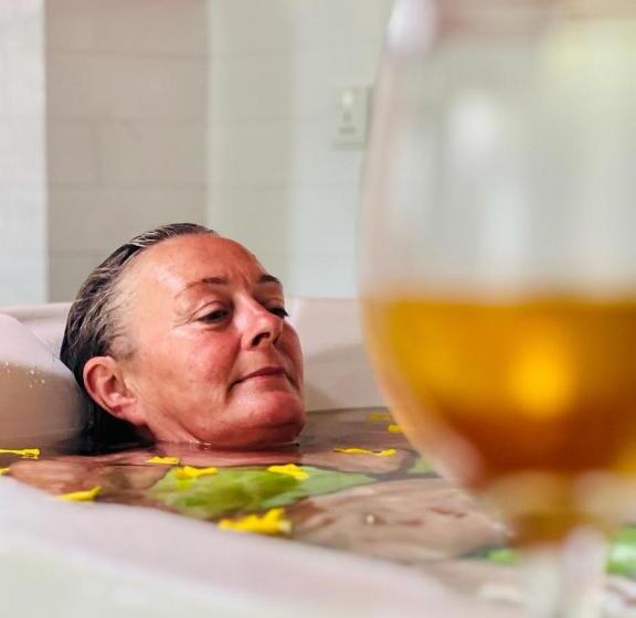 Wild Fortress Hotel Sigiriya