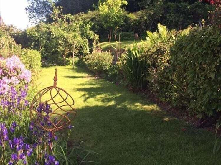 Ashbury Bed & Breakfast