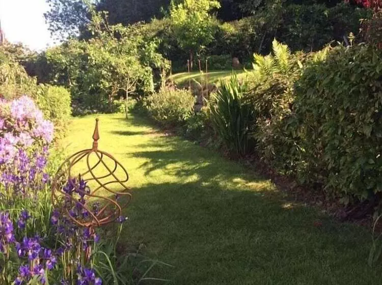 Ashbury Bed & Breakfast