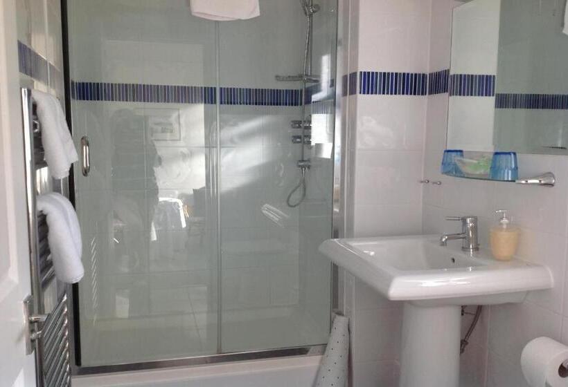 مبيت وإفطار Bassets House