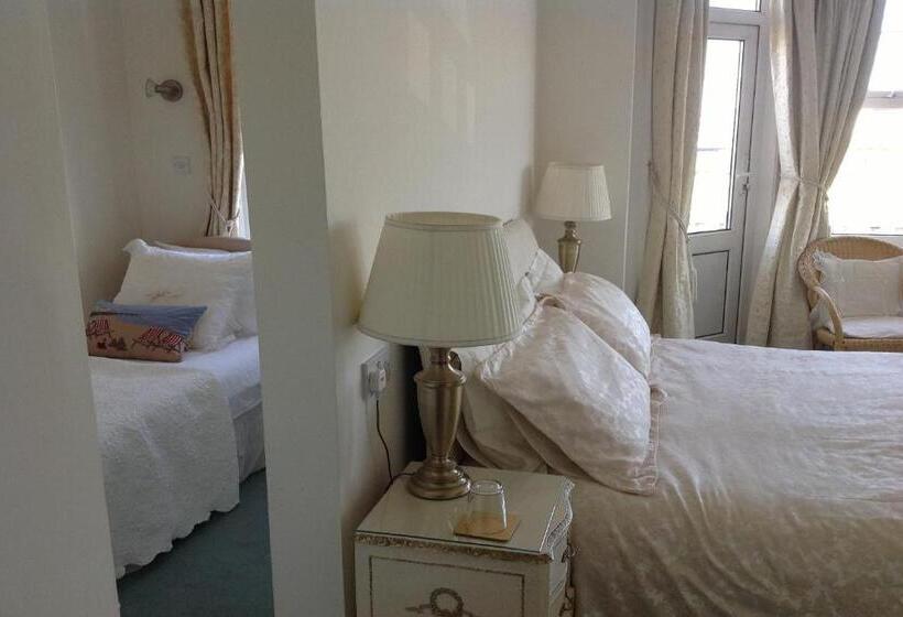 مبيت وإفطار Bassets House