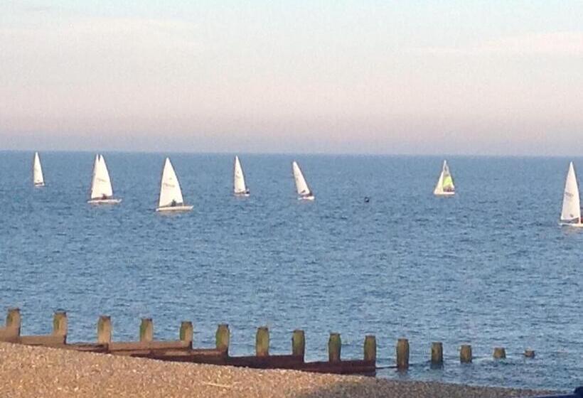 مبيت وإفطار Bassets House