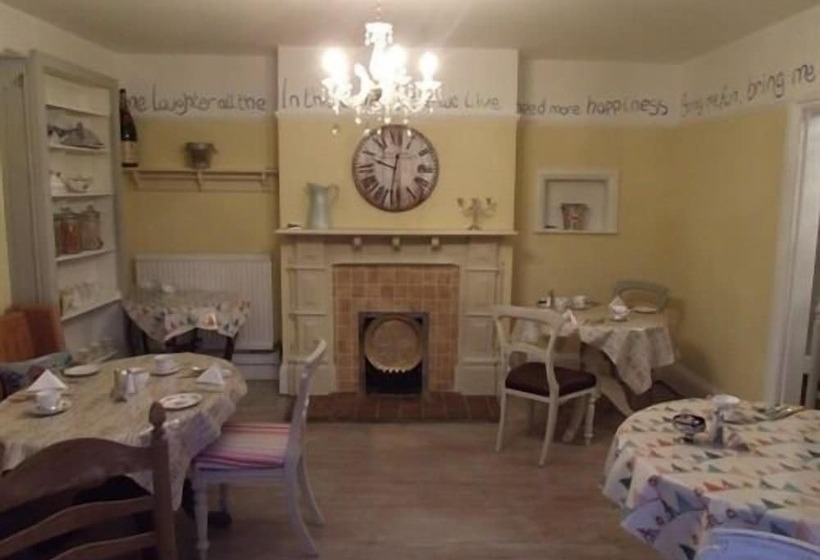 مبيت وإفطار Hooray Henrys