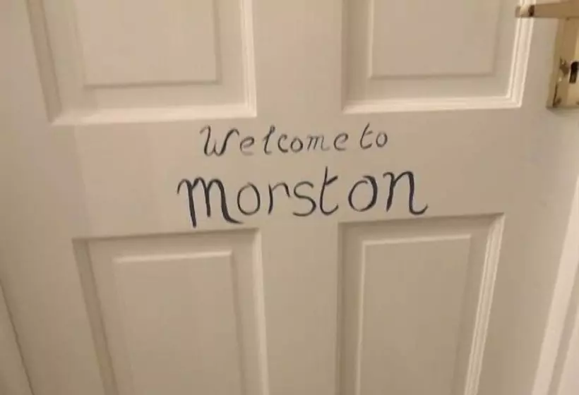 צימר Hooray Henrys