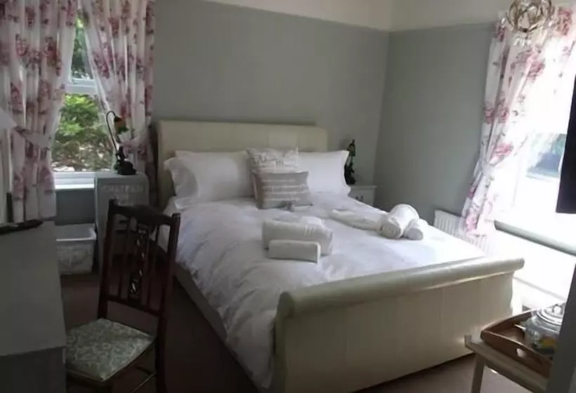 צימר Hooray Henrys