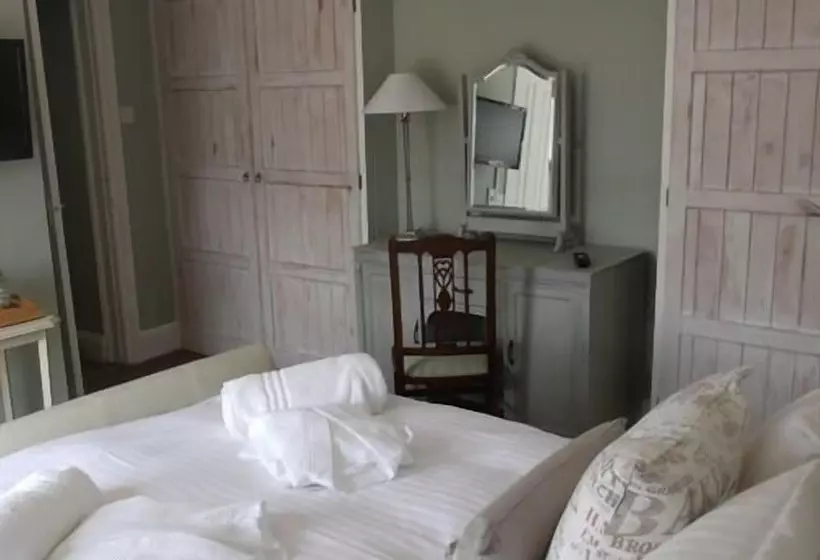 צימר Hooray Henrys