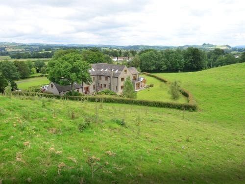 مبيت وإفطار Llwyn Helyg Country House