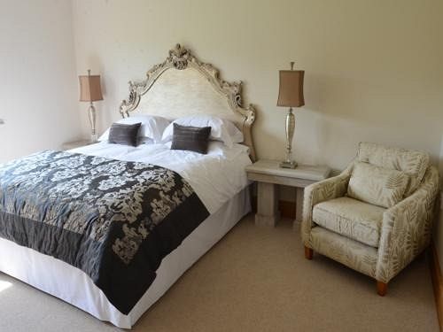 مبيت وإفطار Llwyn Helyg Country House