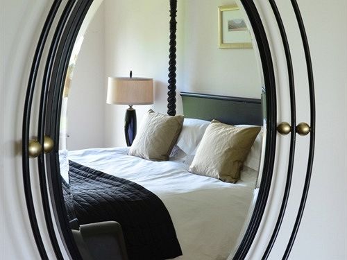 مبيت وإفطار Llwyn Helyg Country House