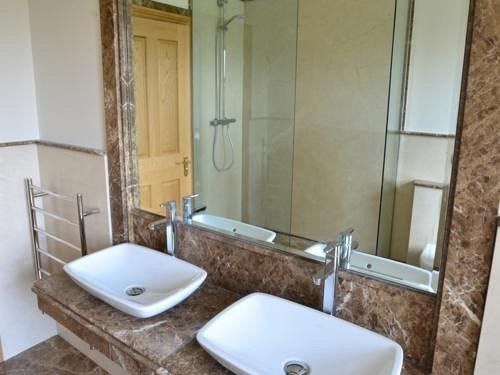 مبيت وإفطار Llwyn Helyg Country House