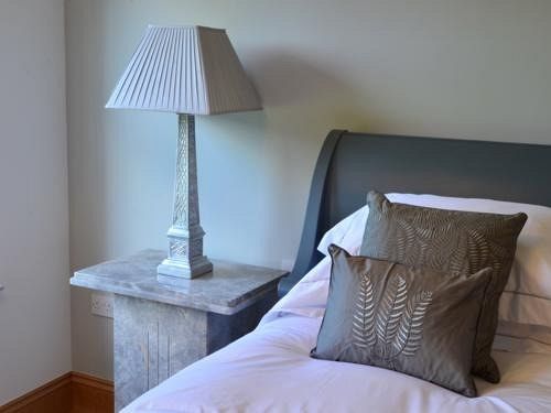 مبيت وإفطار Llwyn Helyg Country House