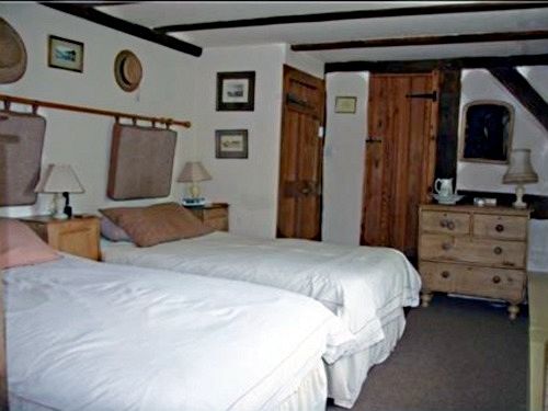 مبيت وإفطار Lower Bache House