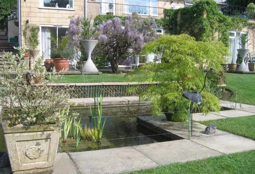 تختخواب و صبحانه Spinneycross