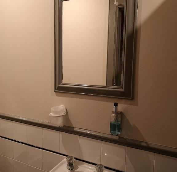 تختخواب و صبحانه Summer's Bay