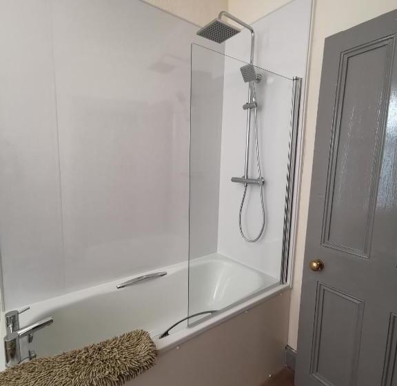 تختخواب و صبحانه Summer's Bay