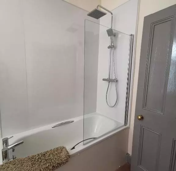 تختخواب و صبحانه Summer's Bay