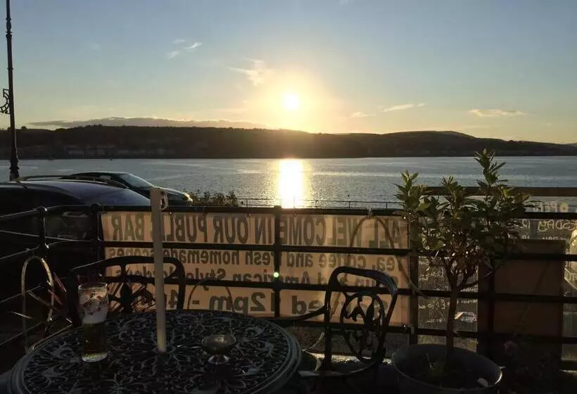 تختخواب و صبحانه Summer's Bay