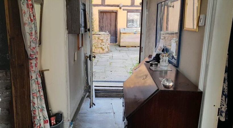 ベッドアンドブレックファースト The Old Court House Guest House