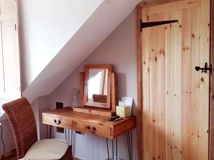 Worth House Bed And Breakfast