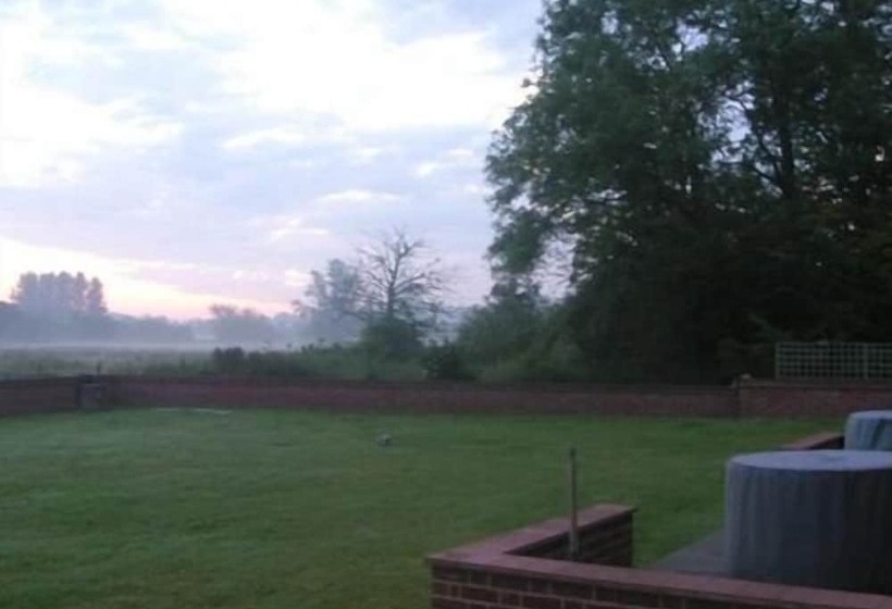 ベッドアンドブレックファースト Wortwell Hall Barn