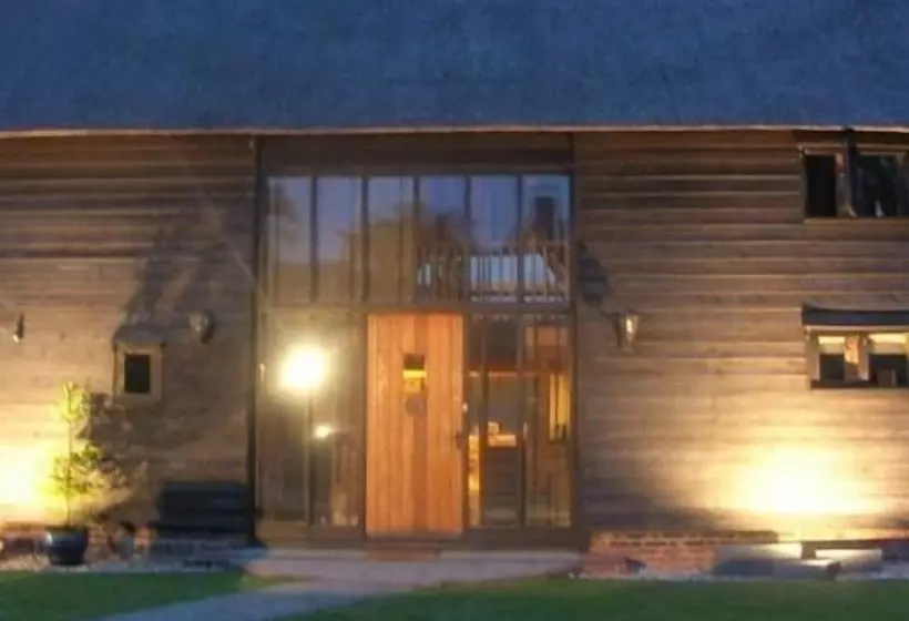 Bed and Breakfast Wortwell Hall Barn