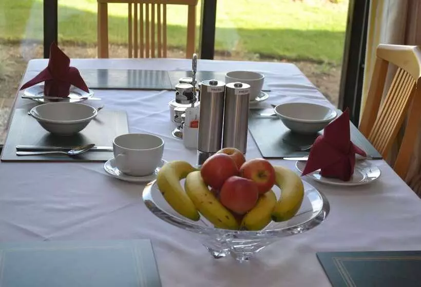 Bed and Breakfast Wortwell Hall Barn