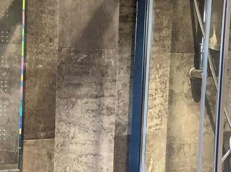 فندق Durham City Cottages