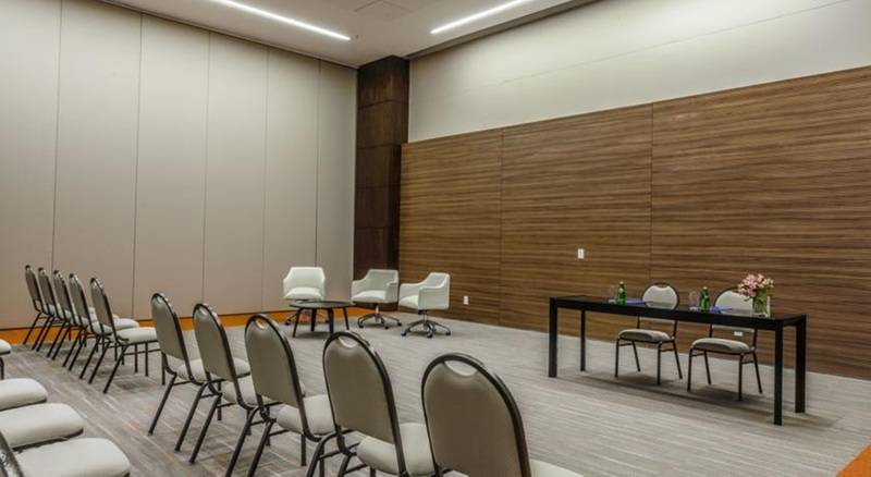 Отель Blue Tree Premium Alphaville