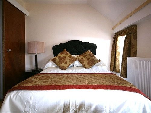 Отель East Gate Inn