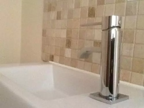 Отель East Gate Inn