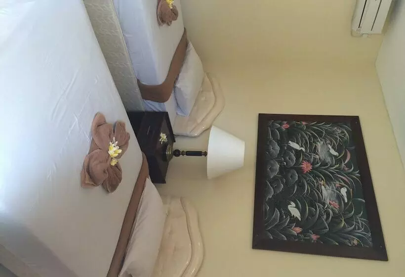 호텔 Grand Bimasena Hostel