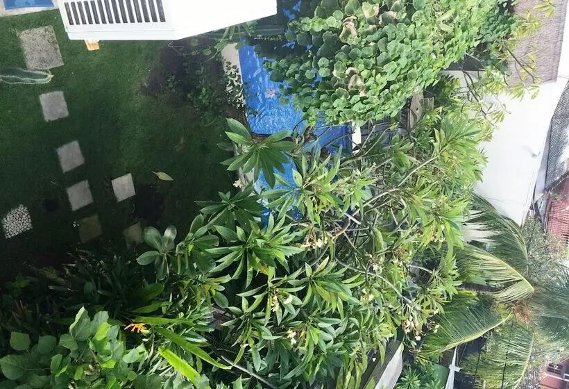 호텔 Grand Bimasena Hostel