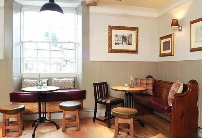 فندق The Lamb At Angmering