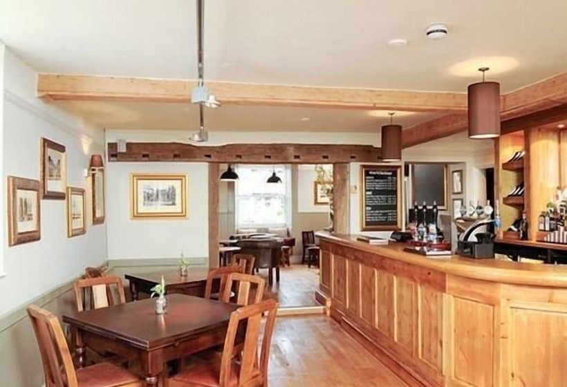 فندق The Lamb At Angmering